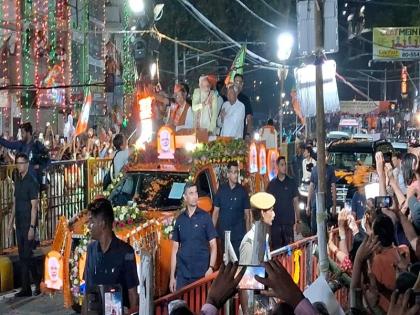 Lok Sabha Elections 2024: Prime Minister Narendra Modi did a road show in Patna, a huge crowd of people gathered | Lok Sabha Elections 2024: प्रधानमंत्री नरेंद्र मोदी ने पटना में किया रोड शो, उमड़ पड़ा लोगों का हुजूम