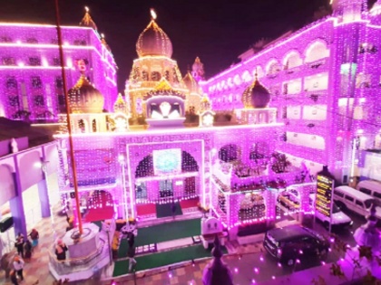 Prakash Parv: Takht Shri Harimandir Ji Patna Sahib decorated with colorful lights | प्रकाश पर्व: तख्त श्री हरिमंदिर जी पटना साहिब को दुल्हन की तरह सजाया गया, रंग बिरंगे बत्तियों से रौशन हुआ पूरा इलाका