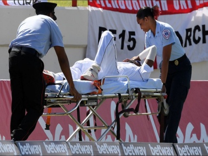 Windies vs England, 3rd Test: Keemo Paul suffer injuries during match | मैच के दौरान चोटिल हुए कीमो पॉल, स्ट्रेचर पर उठा ले जाया गया अस्पताल