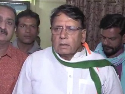 Madhya Pradesh: Public relations minister PC Sharma PA looted, family members assaulted | मध्य प्रदेश: जनसंपर्क मंत्री के पीए को लूटा, परिजनों से की मारपीट