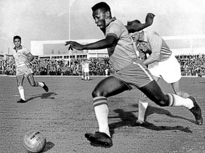 10 interesting things about greatest footballer Pele | उस महानतम फुटबॉलर से जुड़ी 10 अनसुनी बातें, जिसके लिए एक देश में लड़ाई रुक गई थी