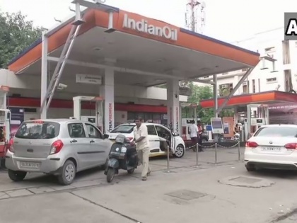 Petrol and diesel prices reduced in India, 10 November 2018 rates | पिछले 21 दिनों में करीब 5 रुपये घटे पेट्रोल के दाम, जानें 10 नवंबर को आपके शहर में पेट्रोल-डीजल का रेट