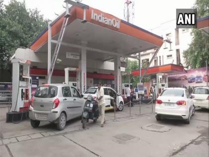 Vehicles older than 15 years in Delhi will not be given fuel at petrol pumps after March 31 | दिल्ली में 15 साल से पुराने वाहनों को 31 मार्च के बाद पेट्रोल पंपों पर नहीं दिया जाएगा ईंधन