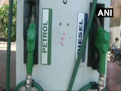 Petrol-diesel became costlier in these states despite crude oil being cheaper know the rate of your city | Petrol-Diesel Price: कच्चा तेल के सस्ता होने के बावजूद इन राज्यों में महंगा हुआ पेट्रोल-डीजल, जानें अपने शहर का रेट Petrol-diesel became costlier in these states despite crude oil being cheaper know the rate of your city | Petrol-Diesel Price: कच्चा तेल के सस्ता होने के बावजूद इन राज्यों में महंगा हुआ पेट्रोल-डीजल, जानें अपने शहर का रेट