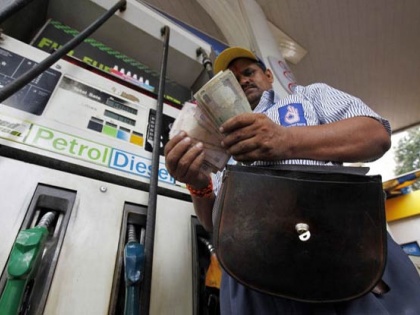 petrol, diesel Modi government earns Finance Minister Nirmala Sitharaman Rs 8-02 lakh crore | पेट्रोल, डीजल से मोदी सरकार की जमकर कमाई, वित्त मंत्री निर्मला सीतारमण ने कहा-8.02 लाख करोड़ रुपये कमाये