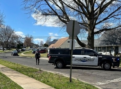Philadelphia shooter News 26 armed with assault rifle at large after killing 3 Shelter-in-place issued | Philadelphia shooter News: तीन लोगों की गोली मारकर हत्या, संदिग्ध ने न्यू जर्सी के घर में खुद को बंद किया और लोगों को बंधक बनाया