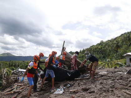 Philippine: Villagers mistook 'Nalge' storm as 'tsunami', ran to save lives, dozens of lives were lost due to being buried in mud | फिलीपीन: गांववालों ने 'नालगे' तूफान को 'सुनामी' समझा, भागे जान बचाने के लिए, कीचड़ में दबने से गई दर्जनों की जान
