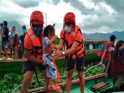 1 million people were evacuated to safer places due to storm in Philippine | फिलीपीन में भयानक तूफान ने दी दस्तक, 10 लाख लोगों को सुरक्षित स्थानों पर पहुंचाया गया