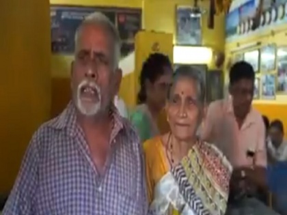 meet Kerala couple vijayan and his wife mohana, travelled 23 countries by selling tea | चाय बेचने वाले इस भारतीय कपल ने किया कुछ ऐसा, लोग कर रहे PM मोदी से तुलना