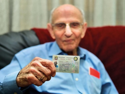 97-year-old in Dubai just got his driving licence renewed | दुबई में 97 साल के 'दादाजी' ने रचा इतिहास, मूल रूप से हैं भारतीय