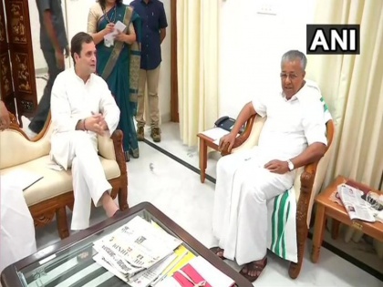 Delhi: Congress leader Rahul Gandhi met Kerala CM Pinarayi Vijayan at Cochin House today today | दिल्ली में राहुल गांधी ने की केरल के सीएम पिनाराई विजयन से मुलाकात, इन मुद्दों पर हुई चर्चा 