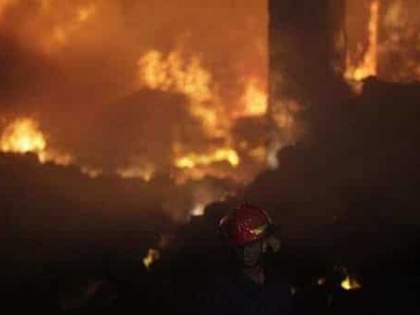 Gujarat Ahmedabad textile godown Death toll fire Piplaj road reaches nine | अहमदाबादः कपड़ा गोदाम में आग, विस्फोट से ढहा, 9 लोगों की मौत, कई घायल, राहत और बचाव जारी
