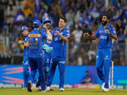 Piyush Chawla becomes second highest wicket-taker in Indian Premier League history, overtakes Dwayne Bravo | MI vs KKR: पीयूष चावला IPL इतिहास में ड्वेन ब्रावो को पछाड़कर दूसरे सबसे ज्यादा विकेट लेने वाले गेंदबाज बने