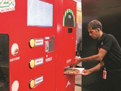 IRCTC Installs Automatic Pizza Vending Machines In Mumbai Few Stations | IRCTC ने स्टेशनों पर लगाई पिज्जा वेंडिंग मशीन, लाइन-टोकन से मुक्ति, अब चंद मिनटों में मिलेगा पिज्जा