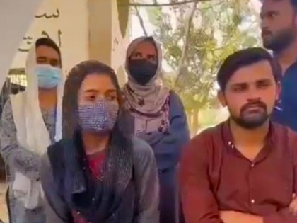 Karachi University Holi festival in Pakistan 15 Hindu students injured attacked Islami Jamiat-e-Talaba celebrating Holi at Punjab University Lahore see video | Karachi University: पंजाब विश्वविद्यालय के बाद कराची विवि में होली खेल रहे छात्रों पर हमला, 15 घायल, देखें वीडियो