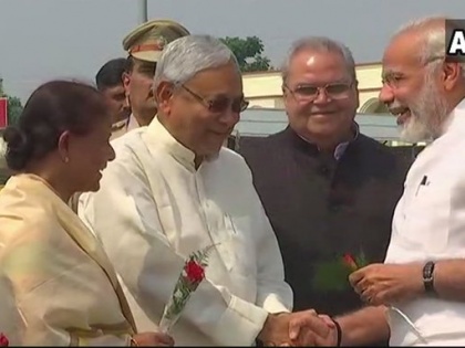 Nitish Kumar PM narendra Modi Congratulations taking oath Bihar’s CM NDA family progress | पीएम मोदी ने सीएम नीतीश को दी बधाई, कहा-एनडीए परिवार मिलकर काम करेगा, केंद्र से हर संभव सहायता का आश्वासन
