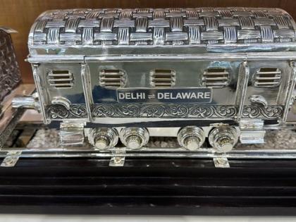 PM Modi Visit in America PM narendra modi Gifts Antique Silver Hand-Engraved Delhi-Delaware Train Joe Biden Pashmina Shawl For First Lady jill biden see video | PM Modi Visit in America: आपको पता हैं?, पीएम मोदी ने उपहार में राष्ट्रपति बाइडन को क्या दिया, आखिर क्या है महत्व, यहां जानिए, देखें वीडियो PM Modi Visit in America PM narendra modi Gifts Antique Silver Hand-Engraved Delhi-Delaware Train Joe Biden Pashmina Shawl For First Lady jill biden see video | PM Modi Visit in America: आपको पता हैं?, पीएम मोदी ने उपहार में राष्ट्रपति बाइडन को क्या दिया, आखिर क्या है महत्व, यहां जानिए, देखें वीडियो