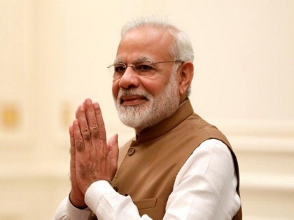 Narendra Modi Nomination for Lok Sabha Election 2019: PM touches feet of Prakash Singh Badal and Annapurna Shukla | प्रधानमंत्री नरेंद्र मोदी ने वाराणसी में पर्चा भरने से पहले इन दो लोगों के छुए पैर
