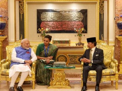 India-Brunei stress navigation freedom, discuss defence cooperation Direct Flight PM Modi Big Announcement Sultan Hassanal Bolkiah see video | India-Brunei: रक्षा, व्यापार और ऊर्जा पर समझौता, भारत और ब्रुनेई के बीच सीधी उड़ान जल्द, जानें मुख्य बातें India-Brunei stress navigation freedom, discuss defence cooperation Direct Flight PM Modi Big Announcement Sultan Hassanal Bolkiah see video | India-Brunei: रक्षा, व्यापार और ऊर्जा पर समझौता, भारत और ब्रुनेई के बीच सीधी उड़ान जल्द, जानें मुख्य बातें