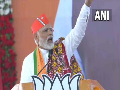 PM Modi calls AAP Urban Naxalites says agents foreign powers trying ruin Gujarat | गुजरात ‘शहरी नक्सलियों’ को युवाओं का जीवन बर्बाद करने नहीं देगा-भरूच में बोले पीएम मोदी