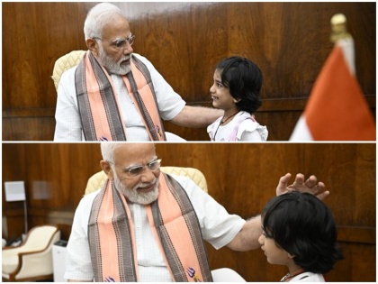 PM Modi does job Lok Sabha TV pm not stop myself laughing after hearing answer 8-year-old mp girl anil firojiya bjp mla | PM Modi लोकसभा टीवी में करते है नौकरी- 8 साल की बच्ची का जवाब सुनकर खुद को हंसने से नहीं रोक पाए प्रधानमंत्री