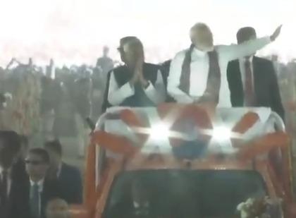 PM Modi Bihar Grand Entry live PM Modi CM Nitish reached venue riding open vehicle watch video 19th instalment PM Kisan Samman Nidhi Yojana Bhagalpur | PM Modi Bihar Grand Entry: खुले वाहन पर सवार होकर कार्यक्रम स्थल पर पहुंचे पीएम मोदी- सीएम नीतीश, देखें वीडियो