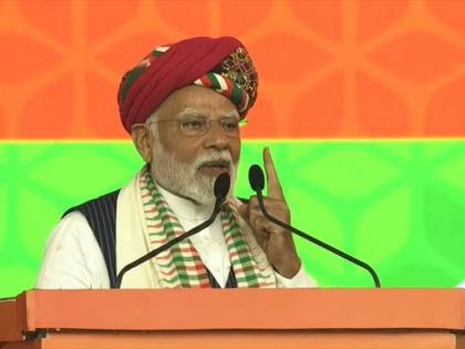 sukh chain ki zindagi jiyo, roti khao, warna meri goli to hai hi ​​​​​​​PM narendra Modi strong warning Pakistan and terrorists Live watch video | सुख चैन की जिंदगी जिओ, रोटी खाओ?, वरना मेरी गोली तो है ही, पीएम मोदी ने सख्त शब्दों में पाकिस्तान और आतंकियों को दी चेतावनी, देखें वीडियो