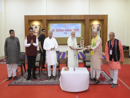 In first visit to RSS headquarters by a PM, Modi calls Sangh the ‘Banyan Tree’ of Indian culture | VIDEO: नरेंद्र मोदी बने RSS मुख्यालय का दौरा करने वाले देश के पहले प्रधानमंत्री, संघ को बताया भारतीय संस्कृति का 'वट वृक्ष'