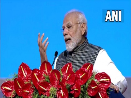 PM Modi inaugurated the Pravasi Bhartiya Divas Conference 2023 among the chief guests said this in indore | प्रवासी भारतीय दिवस सम्मेलन 2023: मुख्य अतिथियों के बीच पीएम मोदी ने सम्मेलन का किया उद्घाटन, कहा-विदेश में जब भारतीय मिलते है तो होता है श्रेष्ठ भारत का सुखद एहसास