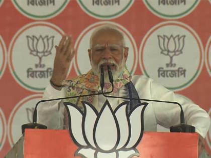 PM Narendra Modi said Congress wants to change the Constitution they wants to give reservation to 'Jihadi' vote bank | PM Modi On Congress: 'कांग्रेस संविधान बदलना चाहती है....', पीएम मोदी ने कसा तंज, कहा- "कांग्रेस 'जिहादी' वोट बैंक को आरक्षण देना चाहती है"