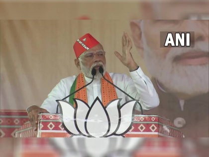 PM Modi rakes up Batla House encounter surgical strikes at Gujarat rally says terrorism is Congress vote bank | गुजरात रैली में पीएम मोदी ने उठाया बाटला हाउस एनकाउंटर और सर्जिकल स्ट्राइक का मुद्दा, कहा- आतंकवाद है कांग्रेस का वोट बैंक