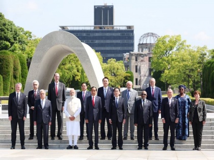 PM Modi wore jacket made of recycled bottles G7 summit gave message environment to whole world see photo | जी7 सम्मेलन: पीएम मोदी ने पहनी बोतलों की रिसाइकिल से बनी जैकेट, पूरी दुनिया को दिया पर्यावरण का संदेश, देखें फोटो