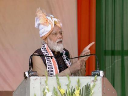 PM Modi inaugurates projects worth over Rs 4,800 crores in Imphal | पीएम मोदी ने मणिपुर को दी 4,800 करोड़ रुपये की विकास परियोजनाओं की सौगात, बोले- पूर्वोत्तर बन रहा है 'विकास का गेटवे'