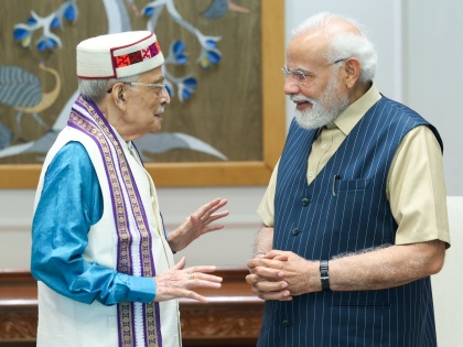 pm Narendra Modi meets veteran BJP leader Murli Manohar Joshi Got guidance blessings respected Every worker new energy after meeting tweets PM Modi | वरिष्ठ नेता मुरली मनोहर जोशी से मिले पीएम मोदी, जानें ट्वीट कर प्रधानमंत्री ने क्या कहा
