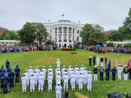 PM Modi US Visit Glimpses from ceremonial welcome accorded PM Modi White House earlier today on his maiden official State visit United States see video | PM Modi US Visit: भारत के 140 करोड़ देशवासियों का सम्मान और गौरव, पीएम मोदी ने कहा-अमेरिका में रहने वाले 4 मिलियन से अधिक भारतीय लोगों का भी सम्मान, देखें वीडियो