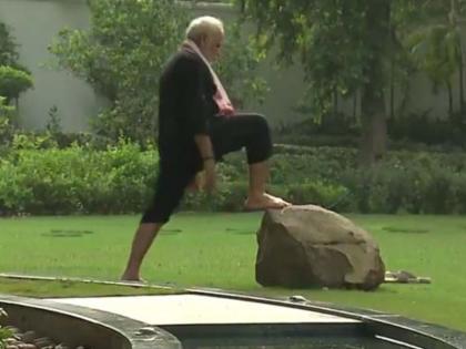 no expenditure incurre on pm modi's fitness video says pmo | PM के फिटनेस वीडियो पर जानें कितने का हुआ था खर्चा, पीएमओ ने आरटीआई के जवाब में किया खुलासा no expenditure incurre on pm modi's fitness video says pmo | PM के फिटनेस वीडियो पर जानें कितने का हुआ था खर्चा, पीएमओ ने आरटीआई के जवाब में किया खुलासा