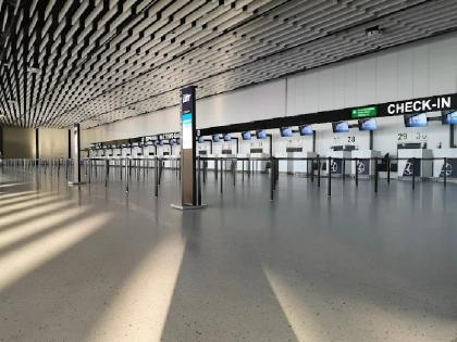 Impact of Russia-Ukraine war in Poland Warsaw airport closed after Russian drone attack | Russia-Ukraine War: रूस-यूक्रेन जंग का पोलैंड में असर, रूसी ड्रोन हमले के बाद वारसॉ एयरपोर्ट बंद