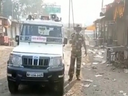 Incharge of Kalyanpura Police station spotted saying an altered version of Sholay | VIDEO: शोले फिल्म का 'गब्बर' बन लोगों को धमकाना इस पुलिस वाले को पड़ा महंगा, मिली ये बड़ी सजा
