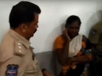 HYDERABAD: POLICE OFFICER SLAPS WOMAN ACCUSED IN FRONT OF MEDIA, GETS TRANSFERRED | हैदराबाद: ACP ने मीडिया के सामने जड़ा महिला को थप्पड़, ट्रांसफर, देखें वीडियो