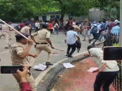 Police lathicharged the teacher candidates who had come to gherao the Chief Minister's residence demanding supplementary result | Bihar Teacher Protest: सप्लीमेंट्री रिजल्ट की मांग को लेकर शिक्षक अभ्यर्थियों ने सीएम आवास को घेरा, पुलिस ने किया लाठी चार्ज