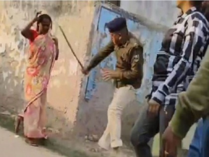 Bihar Viral Video Dalit Woman Beaten By Cop In Broad Daylight In Sitamarhi; Police Issues Clarification | Viral Video: बिहार के सीतामढ़ी में दिनदहाड़े पुलिस ने दलित महिला को लाठी से पीटा, पुलिस ने जारी किया स्पष्टीकरण