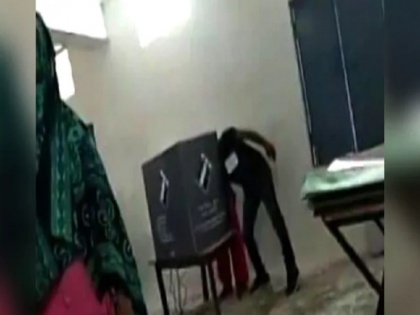 lok sabha election 2019 polling agent of Faridabad arrested Over Video on influencing women voters | लोकसभा चुनाव 2019: फरीदाबाद में 'बूथ कैप्चरिंग'!, वीडियो वायरल होने के बाद पोलिंग एजेंट गिरफ्तार