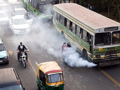 Conflict of living between pollution, santosh desai blog | संतोष देसाई का ब्लॉग: प्रदूषण के बीच जीने की जद्दोजहद
