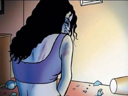 Bike-borne assailants threw acid on a woman in Sahibabad Police Station limits | यूपी: बाइक सवारों ने महिला पर फेंका तेजाब, पीड़िता अस्पताल में भर्ती