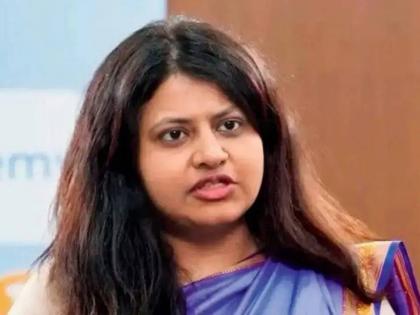 Truck driver kidnapping Pooja Khedkar's mother chased away 2 accused and released ferocious dogs scare away Mumbai police team | ट्रक चालक अपहरणः पूजा खेडकर की मां ने 2 आरोपियों को भगाया और  मुंबई पुलिस टीम को डराने के लिए ‘खूंखार’ कुत्ते छोड़े