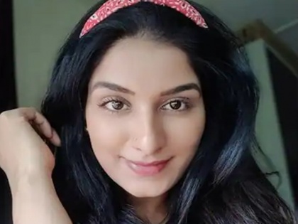 Bhojpuri actress Poonam Dubey accuses social media manager Devendra Gupta of cheating | भोजपुरी एक्ट्रेस के साथ उनके मैनेजर ने किया बड़ा धोखा, प्राइवेट चैट शेयर कर बताई कहानी