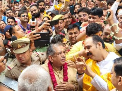 Pradeep Mishra Controversy Storyteller apologized Shreeji Radha Rani head Ladli Mandir in Barsana what statement did he give? see video | Pradeep Mishra Controversy: कथावाचक प्रदीप मिश्रा ने बरसाना में लाडली मंदिर की प्रमुख श्रीजी राधा रानी से माफी मांगी, आखिर क्या दिया बयान Pradeep Mishra Controversy Storyteller apologized Shreeji Radha Rani head Ladli Mandir in Barsana what statement did he give? see video | Pradeep Mishra Controversy: कथावाचक प्रदीप मिश्रा ने बरसाना में लाडली मंदिर की प्रमुख श्रीजी राधा रानी से माफी मांगी, आखिर क्या दिया बयान