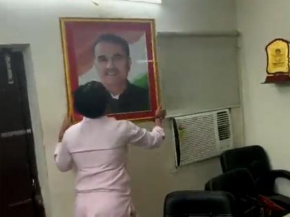 Nationalist Congress Party Photo frame of Praful Patel removed from Nationalist Student Congress office watch video | Nationalist Congress Party: राष्ट्रवादी छात्र कांग्रेस कार्यालय से प्रफुल्ल पटेल का फोटो फ्रेम हटाया, देखें वीडियो