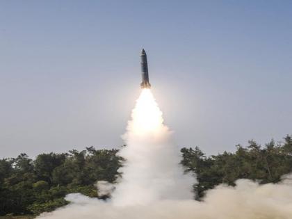 India successfully testfired the Pralay conventional quasi ballistic missile Today | बैलेस्टिक मिसाइल 'प्रलय' का दूसरा सफल परीक्षण, 500 किमी तक है मारक क्षमता India successfully testfired the Pralay conventional quasi ballistic missile Today | बैलेस्टिक मिसाइल 'प्रलय' का दूसरा सफल परीक्षण, 500 किमी तक है मारक क्षमता