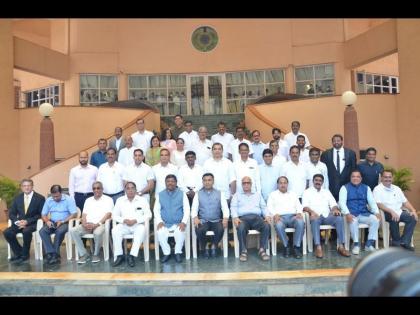 goa newly elected mla's take oath bjp pramod sawant | गोवा: नवनिर्वाचित 39 विधायकों ने शपथ ग्रहण की, भाजपा ने अभी नहीं पेश किया सरकार बनाने का दावा